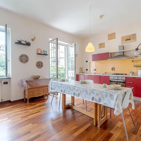 Oregina Cozy - W/ Balcony Appartamento