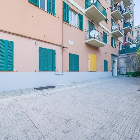 Oregina Cozy - W/ Balcony Appartamento *
